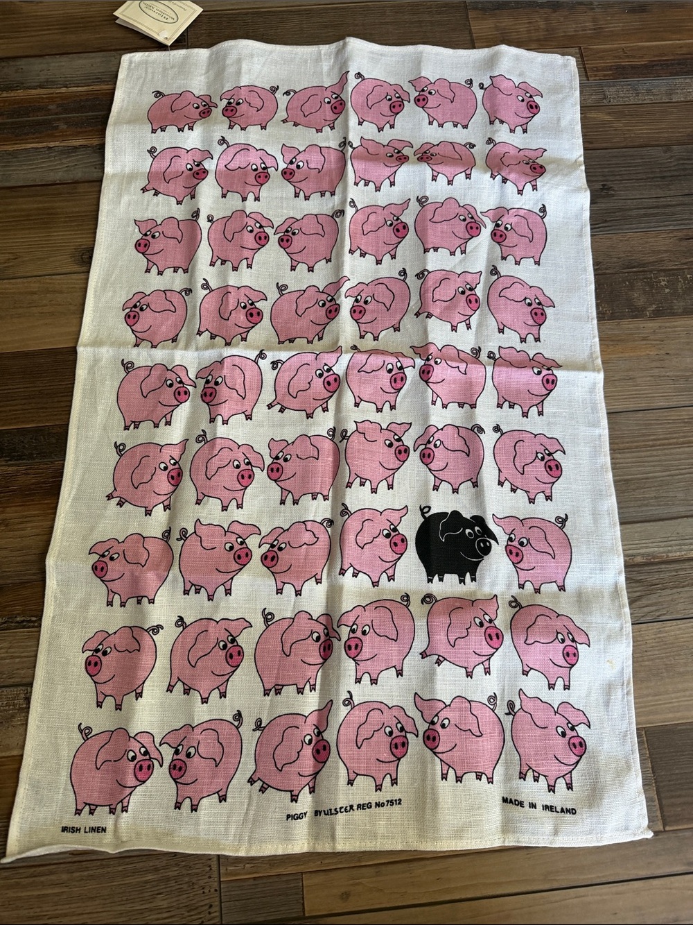 Vtg Ulster Weavers "Piggy" 100% Irish linen tea towel